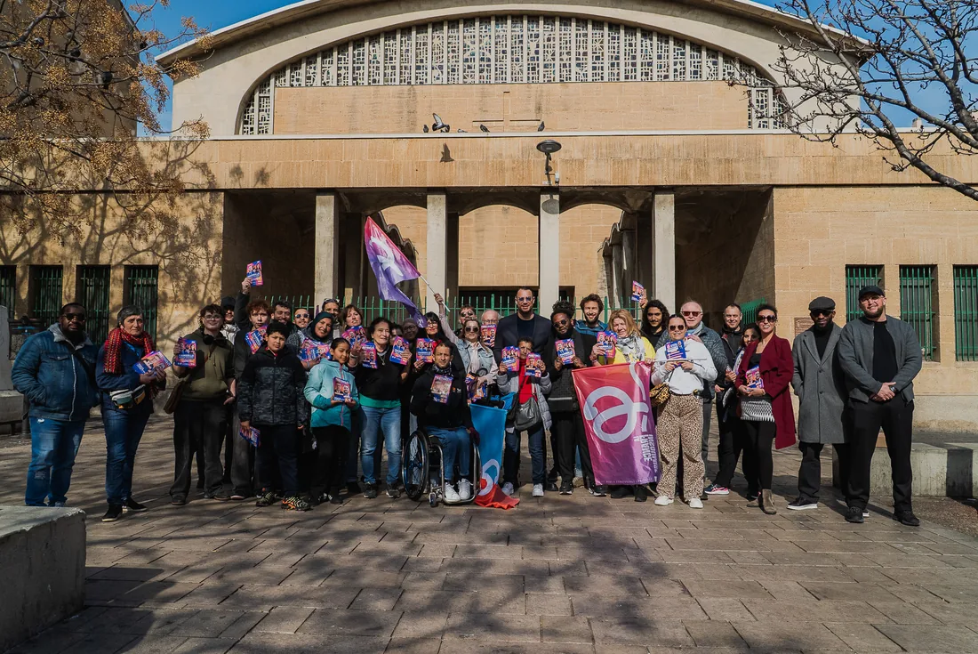Sébastien Delogu avec les militant·es à Marseille